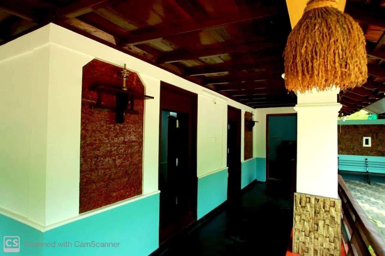 Kenoth Thaliyil Mana, Heritage Homestay Payyannur Exteriör bild